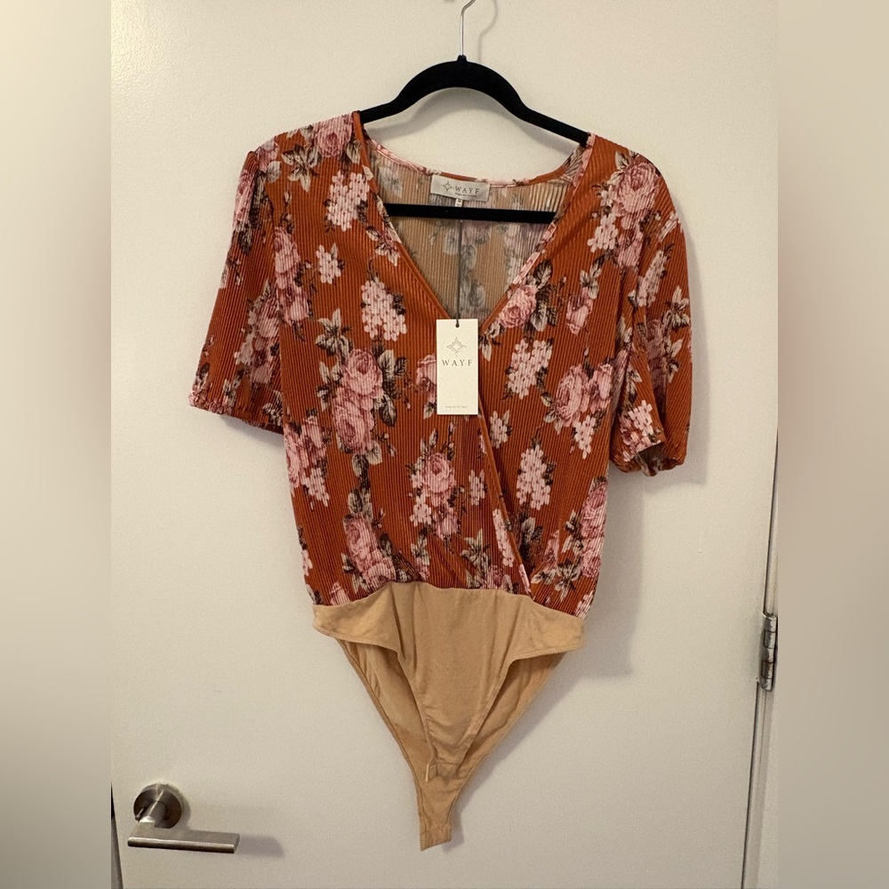 WAYF Floral Bodysuit in Rust and Cream